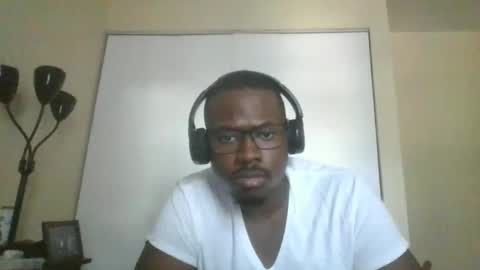 Snapshot of mbsupreme chatting on 09-28-25, 09:53 Mark online show from 09-28-25, 09:53