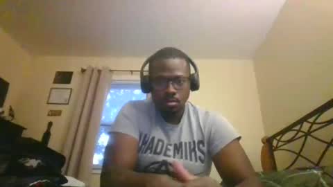 Snapshot of mbsupreme chatting on 10-05-25, 11:35 Mark online show from 10-05-25, 11:35