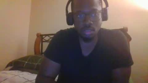 Snapshot of mbsupreme chatting on 10-21-25, 03:07 Mark online show from 10-21-25, 03:07