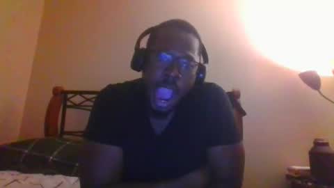 Snapshot of mbsupreme chatting on 10-31-25, 02:45 Mark online show from 10-31-25, 02:45