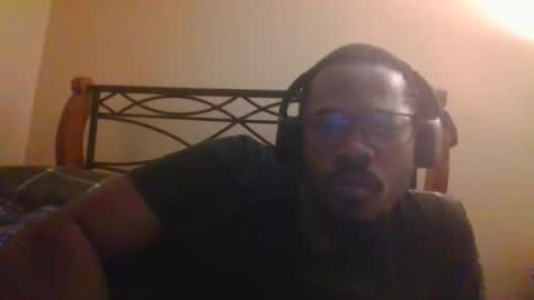 Snapshot of mbsupreme chatting on 11-15-25, 04:32 Mark online show from 11-15-25, 04:32