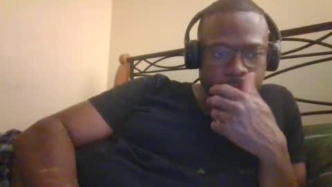 Snapshot of mbsupreme chatting on 11-19-25, 06:13 Mark online show from 11-19-25, 06:13