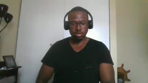 Snapshot of mbsupreme chatting on 11-20-25, 08:08 Mark online show from 11-20-25, 08:08