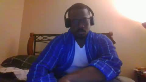 Snapshot of mbsupreme chatting on 12-14-25, 11:31 Mark online show from 12-14-25, 11:31