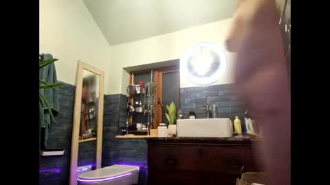 mccock16cm online show from 04-01-26, 03:40