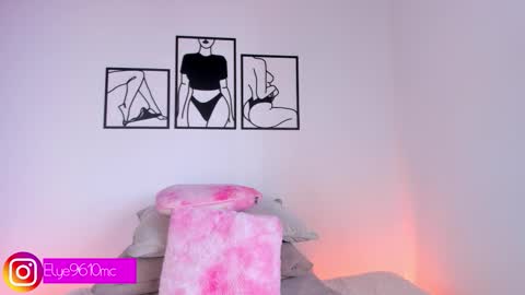 Snapshot of mcdonald_ellie chatting on 02-03-26, 09:20 Ellie online show from 02-03-26, 09:20