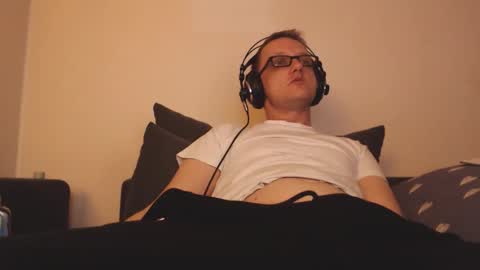 Snapshot of mcmike_es chatting on 12-24-24, 10:55 Mike online show from 12-24-24, 10:55