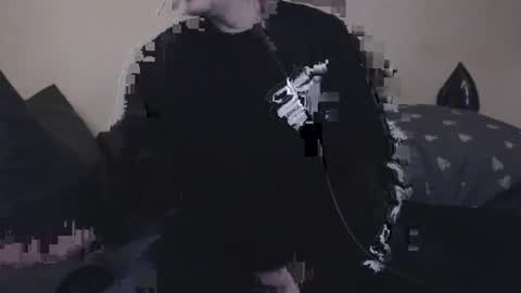 Snapshot of mcmike_es chatting on 10-08-25, 08:28 Mike online show from 10-08-25, 08:28