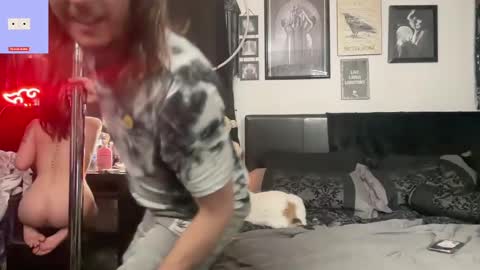 Snapshot of mdtrapn chatting on 02-21-25, 08:07 Mac D online show from 02-21-25, 08:07