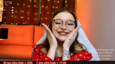 Snapshot of me_hanna chatting on 12-11-24, 10:49 Hanna online show from 12-11-24, 10:49