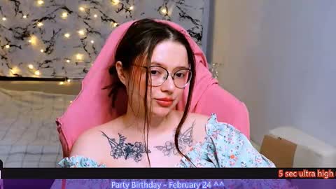 Snapshot of me_hanna chatting on 02-23-25, 02:07 Hanna online show from 02-23-25, 02:07