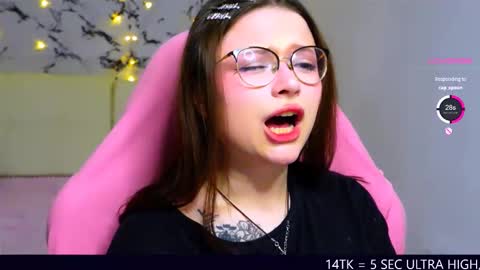 Snapshot of me_hanna chatting on 03-09-25, 11:25 Hanna online show from 03-09-25, 11:25