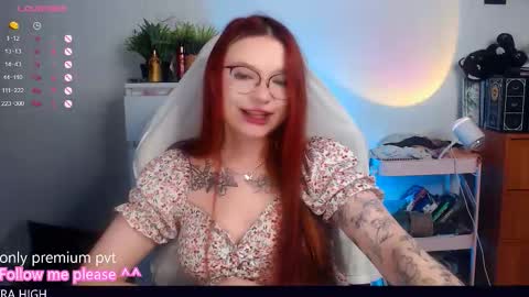 Snapshot of me_hanna chatting on 10-20-25, 10:10 Hanna online show from 10-20-25, 10:10