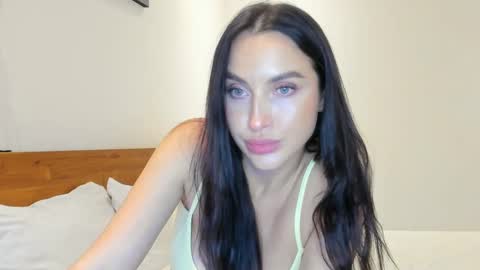 Snapshot of me_lina_ chatting on 02-10-25, 02:37 Alice online show from 02-10-25, 02:37