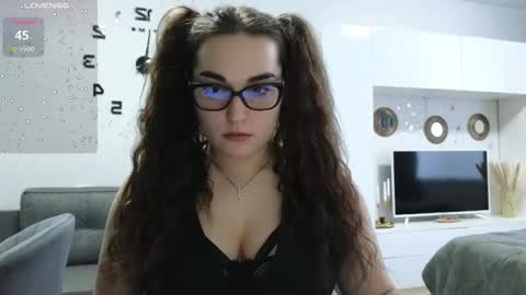 Snapshot of me_lissa_sun chatting on 12-10-24, 08:51 Melissa online show from 12-10-24, 08:51