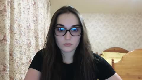 Snapshot of me_lissa_sun chatting on 02-11-25, 06:33 Melissa online show from 02-11-25, 06:33