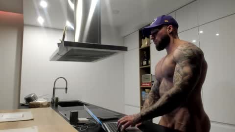 Snapshot of mealphamale chatting on 02-07-26, 07:17 Alpha Male online show from 02-07-26, 07:17