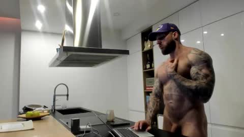 Snapshot of mealphamale chatting on 02-09-26, 03:38 Alpha Male online show from 02-09-26, 03:38