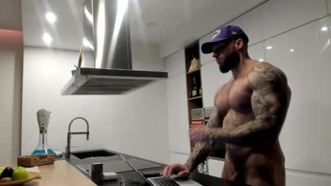 Snapshot of mealphamale chatting on 02-16-26, 08:27 Alpha Male online show from 02-16-26, 08:27