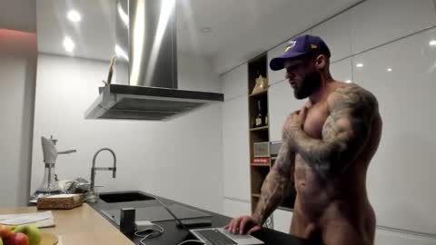 Snapshot of mealphamale chatting on 03-10-26, 03:50 Alpha Male online show from 03-10-26, 03:50