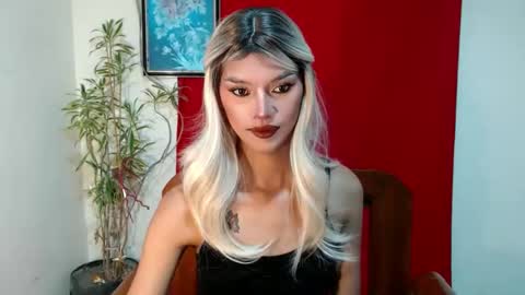 Snapshot of meaxox1 chatting on 02-07-26, 10:08 mea online show from 02-07-26, 10:08