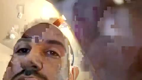 Snapshot of mechanix88 chatting on 09-17-25, 03:14 Bruh online show from 09-17-25, 03:14