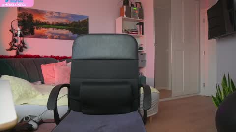 Milena online show from 12-10-24, 12:38