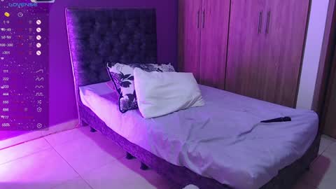 medelyn  Instagram mady evans13 online show from 12-20-24, 11:58