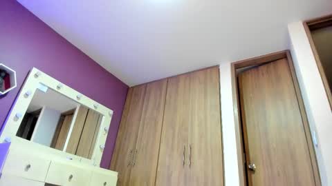 medelyn  Instagram mady evans13 online show from 11-11-25, 10:32