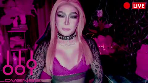 THE QUEEN ALPHA   Queen Medusa Prey online show from 02-25-26, 10:52