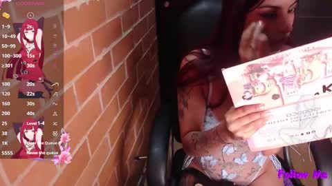 Snapshot of medussa_kat chatting on 12-23-24, 12:46 Katrina online show from 12-23-24, 12:46