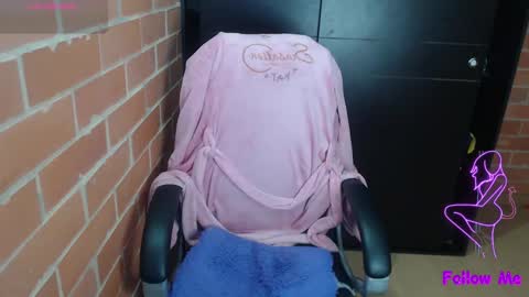 Snapshot of medussa_kat chatting on 12-29-24, 01:13 Katrina online show from 12-29-24, 01:13