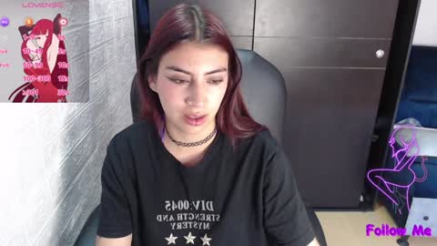 Snapshot of medussa_kat chatting on 01-22-25, 09:54 Katrina online show from 01-22-25, 09:54