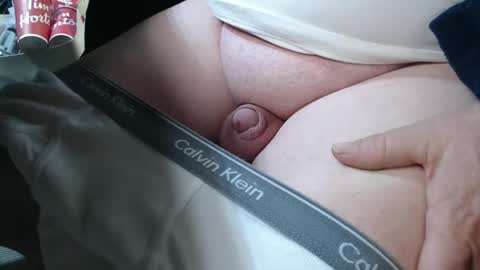 Snapshot of mee9090e900 chatting on 09-25-25, 11:03 mee9090e900 online show from 09-25-25, 11:03