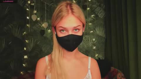 meeeewmeeeeow online show from 11-22-25, 10:53