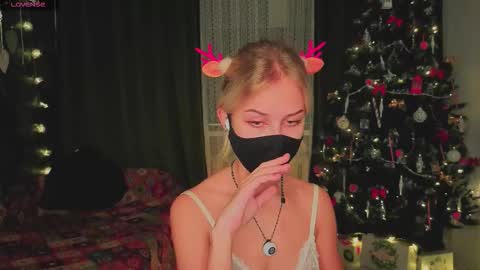 meeeewmeeeeow online show from 12-21-25, 01:35