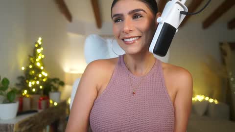 Andrea  online show from 12-20-24, 09:28