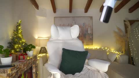 Andrea  online show from 01-01-25, 07:21