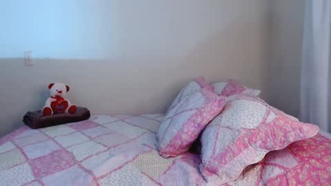 Snapshot of meehturt chatting on 12-11-24, 02:41 anna online show from 12-11-24, 02:41