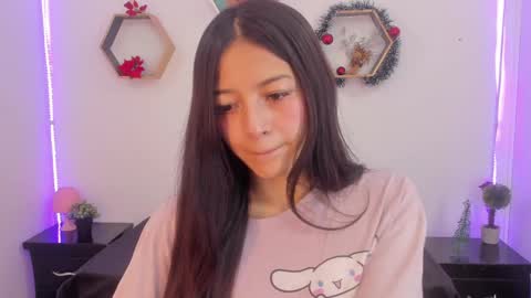 Snapshot of meelanny_ds chatting on 12-23-24, 04:55   online show from 12-23-24, 04:55