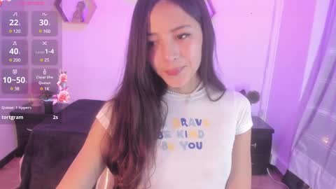 Snapshot of meelanny_ds chatting on 01-09-25, 05:02   online show from 01-09-25, 05:02