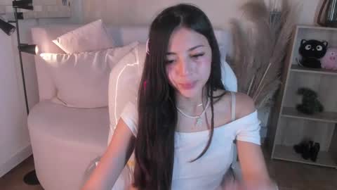 Snapshot of meelanny_ds chatting on 02-11-25, 04:55   online show from 02-11-25, 04:55