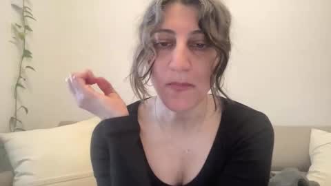 Meena online show from 05-01-26, 04:22