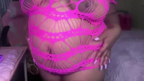 Snapshot of meetsouthernpeach chatting on 05-13-26, 02:31 Southern Peach online show from 05-13-26, 02:31