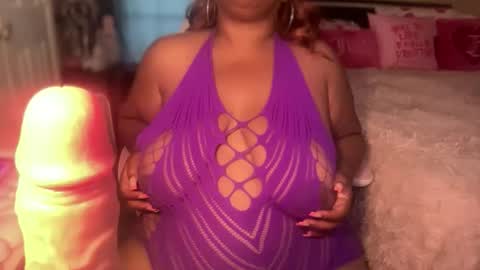 Snapshot of meetsouthernpeach chatting on 05-24-26, 11:43 Southern Peach online show from 05-24-26, 11:43