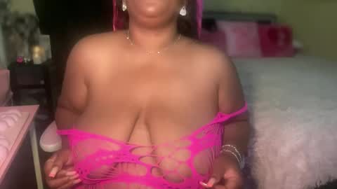 Snapshot of meetsouthernpeach chatting on 06-02-26, 02:46 Southern Peach online show from 06-02-26, 02:46