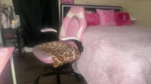 Snapshot of meetsouthernpeach chatting on 06-03-26, 03:09 Southern Peach online show from 06-03-26, 03:09