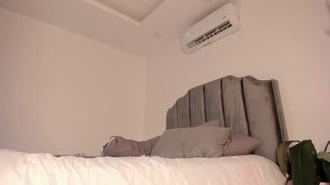 Snapshot of megan__88 chatting on 01-20-25, 02:11 megan online show from 01-20-25, 02:11