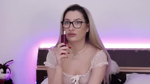 Snapshot of megan_blazee chatting on 01-16-25, 12:02 Megan Blazee online show from 01-16-25, 12:02