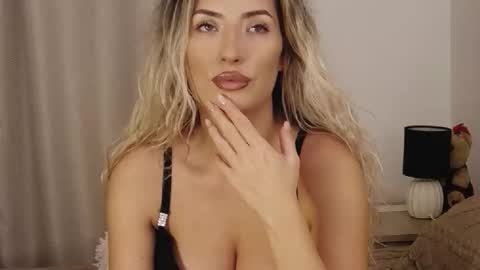 Snapshot of megan_blazee chatting on 10-15-25, 06:19 Megan Blazee online show from 10-15-25, 06:19